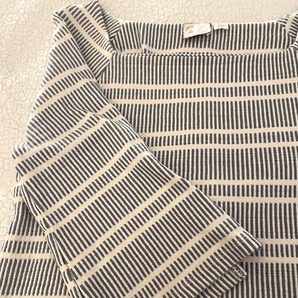 Anthropologie 9-N15-STCL stripe top. Small. Barely worn.